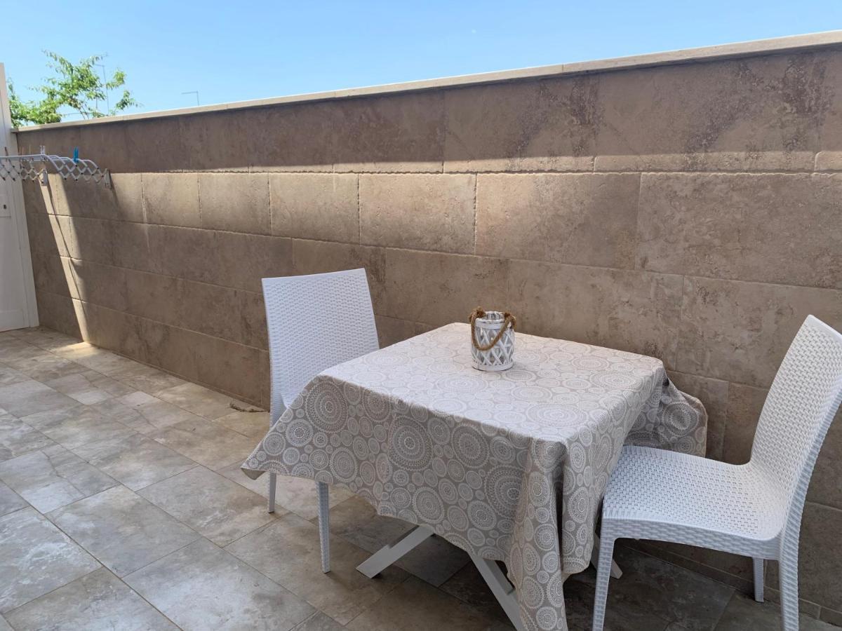 Monolocali White Angel Apartments Порто Чезарео Екстериор снимка