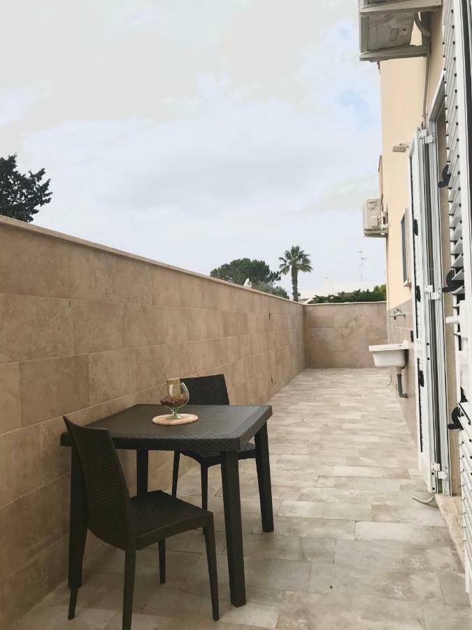 Monolocali White Angel Apartments Порто Чезарео Екстериор снимка
